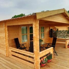 Cabin Sleeps 4 with Hot Tub and Garden, khách sạn ở Hitzum