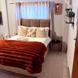 The Nest- on Knowling Street, hotel in Grahamstown