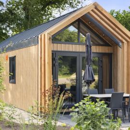 Luxurious Lodge with hot tub - fantastic location, hotel en Wenum