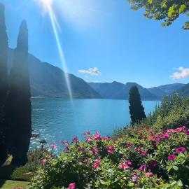 Como lake, hotel in Vertemate