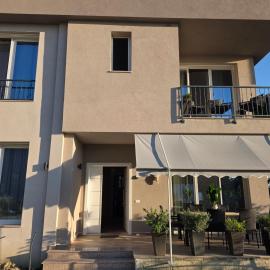 Villa Gala - First Floor Apartment, hotel a Draç