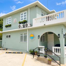 Playa y Campo Getaway Apartment, хотел в Исабела