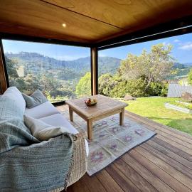 Sunny Tiny Home in Whitianga, hotel a Whitianga