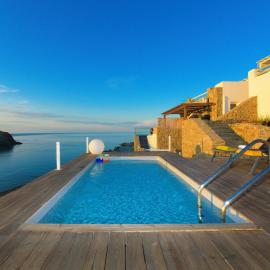 Villa Merhia Seaview - Private Pool & Hot Tub، فندق في Merchia Beach