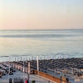 ByTheSea Luxury Apartament, hotel in Mamaia Sat/Năvodari