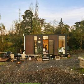 Belrose Estate by Tiny Away, hotel i Dumbalk