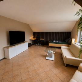 Ferienwohnung mit 2 Schlafzimmern - ideal für Monteure und Geschäftsreisende, hotel a Breddenberg