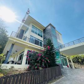 Sea View Luxury Mansion, Pool & Jacuzzi - Koh Chang