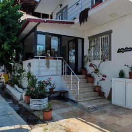 PRETTY HOUSE