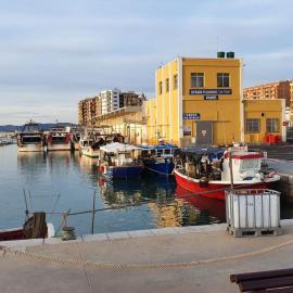 Apartamentos Puerto Vinaros، فندق في فيناروس