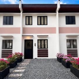 Idesia Lipa Custodio Suites, hotel in Lipa