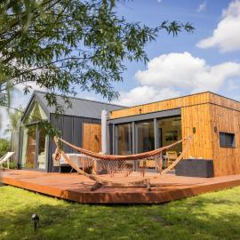 Tiny House with terrace in Oud Ade - Tuin van Keet - 38, hotel sa Oud-Ade