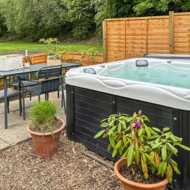 Station House Retreat with private hot tub, hotel a Royston