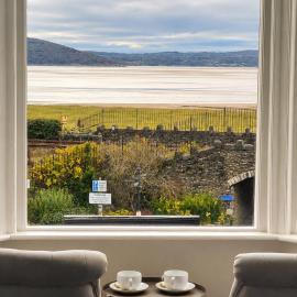 The Commodore Inn, hotel em Grange Over Sands