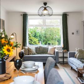 Modern Northwich 3 Bed by 53 Degrees Property, Sleeps 6 with FREE Parking