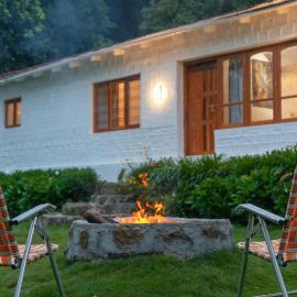 SaffronStays Nandanvan Estate - 3-BR villa in 35-acre coffee estate near Kodaikanal offering guided tours and bonfires, hotel u gradu Kodaikanal