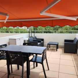 Studio avec grande terrasse