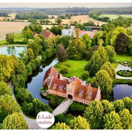 Gut Petersdorf Lensahn - ideal für Familien und Hunde - mit Kamin, Parkblick, Terrasse, eingezäuntem Garten und E-Ladestation