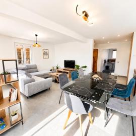 Maison Contemporaine Haut Standing - 4 Chambres, Terrasse, Spa & Espace Vert، فندق في Gingsheim