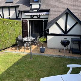 Cottage cosy avec jardin, piscine et parking
