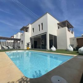 HOLYHOME VILLA CINEMA PERFECT FOR FAMILIES, ξενοδοχείο σε Costa Teguise