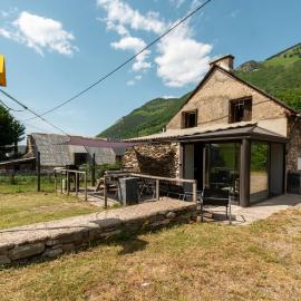 Grange des 2 Cols - Jacuzzi - Jardin, hotelli kohteessa Campan