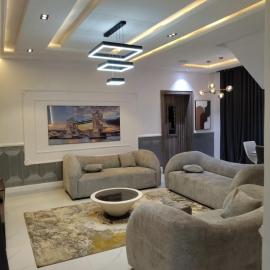 5 bedroom apartment Magodo GRA، فندق في Sagisa