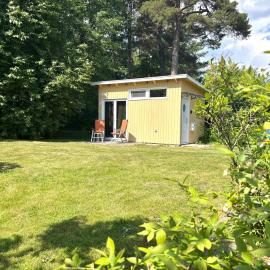 Cozy cottage close to nature and city, Hotel in Stockholm
