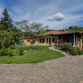 Villa Canturina - Private apartment in a villa with exclusive garden and free parking