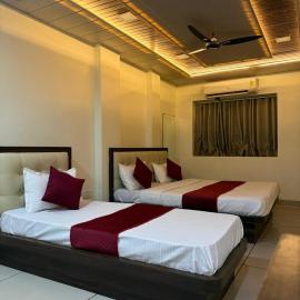 Parth Paradise Hotel, hotel sa Indore