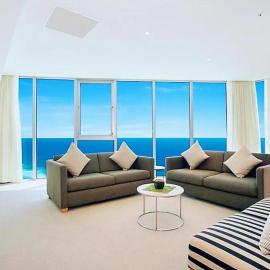 Luxurious 2 Bedroom Apartment - Ocean View