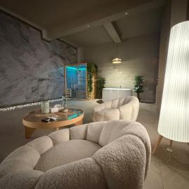 BREATH47SPA - Private Spa Suite White Jacuzzi & Sauna in Marbella