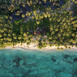 Mentawai Tribe Experience & Private Beach Camp, hotel em Pulau Masilo
