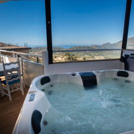 EMPHASIS Traditional House with Jacuzzi & Bicycles