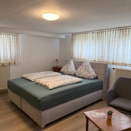 Van Kim 2 - Souterrain Monteurwohnung, Hotel in Emden