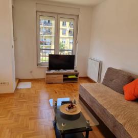 Vels Suite - Cozy Oasis & Free Parking