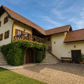 Zidanica Jakec Wine House & Scenic Views, hotel a Podlehnik