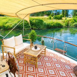 Evasion Romantique sur le Rhône, hotel in Valence