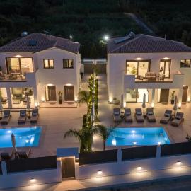Nuera Luxury Villas - 4BR with pool by Villa Mana Gers, hotel sa Plános