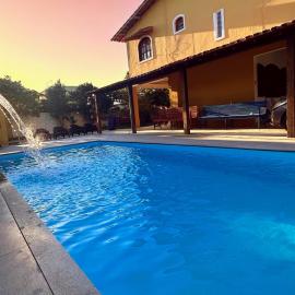 Casarão entre Cabo Frio e Búzios Piscina Privativa Ar condicionado, Sinuca, Totó, Churrasqueira 4 quartos Wi-Fi 500mb