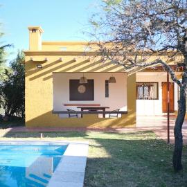 Casa Tuli- Cabalango 8 people ,Swimming pool ,WiFi ,Asador, hotelli kohteessa Cavalango