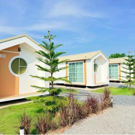 ปลายนา ผาม่าน รีสอร์ท-Plaiina Phaman Resort, Hotel in Ban Sanam
