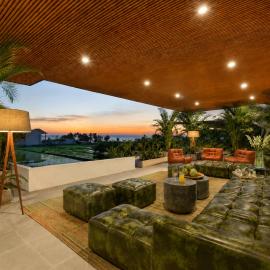 POV Ocean Views, 10 BR, Endless Inspiration in Massive Space, Bali's Ultimate LUXX NEW Creator House, hotel a Cemagi