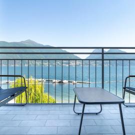 Aurora House · Balcone vista Lago Como · Parking