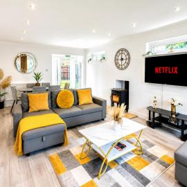 Sittingbourne Contractor & Corporate Accommodation & free 4 car park, Hotel in Sittingbourne