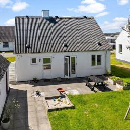 1376-Snedsted-Stenbjerg-Kirke-Vej-60, hotel en Stenbjerg