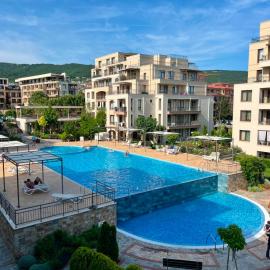 Sorrento Pool View Apartment