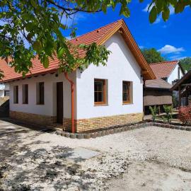 Viesnīca Strázsa Porta pilsētā Monora