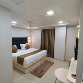 Hotel Green Land