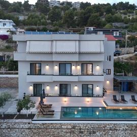 Safir Luxury Suites, hotel in Sarandë